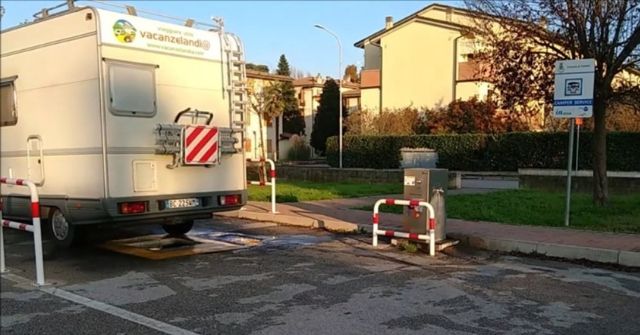 ACQUE GRIGIE CAMPER SCARICA